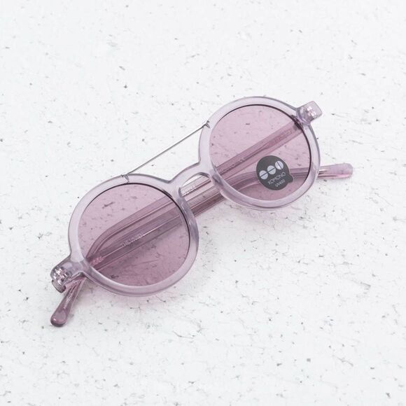 Urban Outfitters x Komono The Vivien Sunglasses - Picture 1 of 4